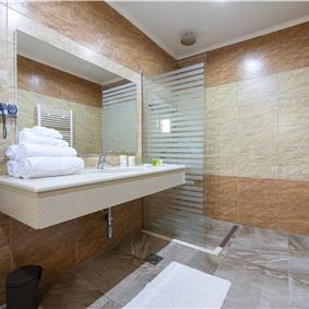 Luxury 5 Bedroom Beachfront Villa near Dubrovnik, Sleeps 11-12